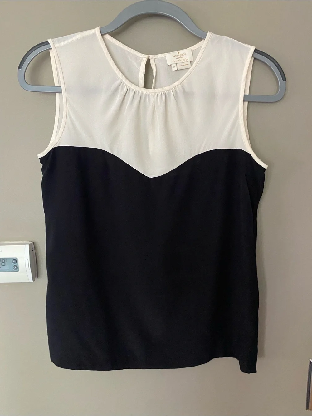 KATE SPADE NY 100% Silk Black and White Sleeveless Colorblock Blouse Tank Size 2